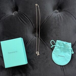 Tiffany & Co. Paloma Picasso vintage heart necklace. Sterling Silver.